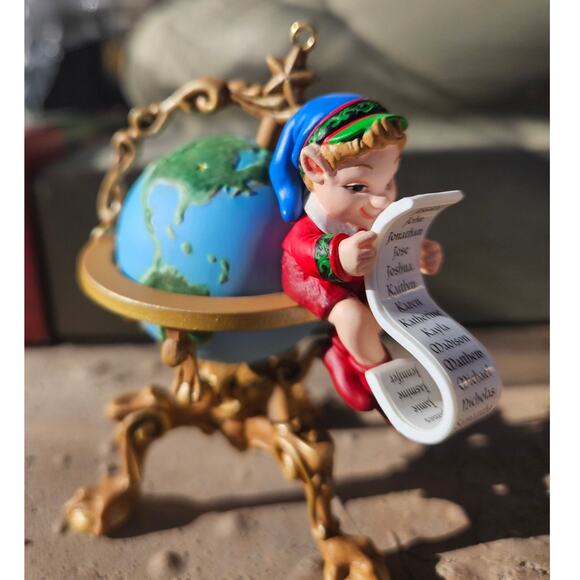 2001 Hallmark Keepsake Ornament Collector Club "Lettera, Globus, & Mrs. Claus" - Picture 5 of 10